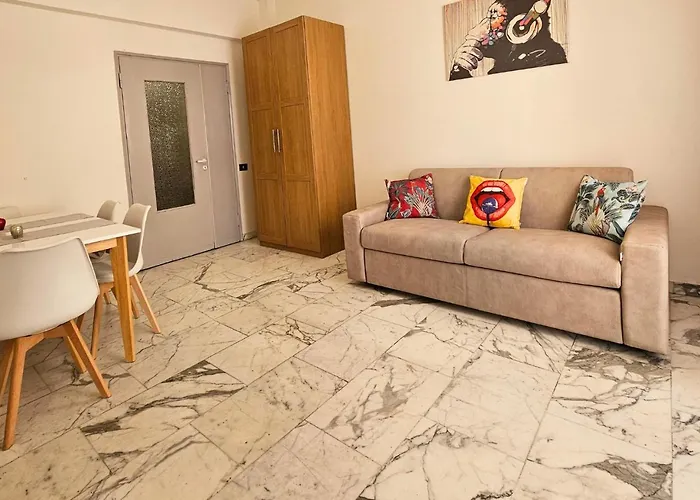 Urban Street Apartment Roma